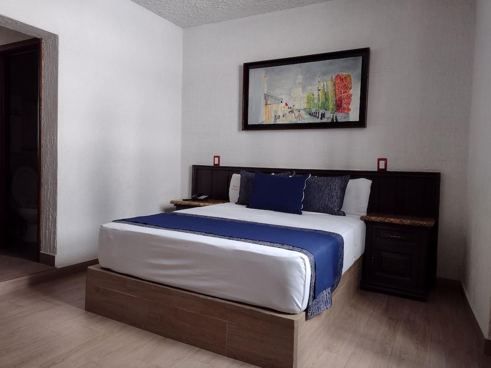 Hotel Don Quijote Plaza - Guadalajara Centro Historico Εξωτερικό φωτογραφία