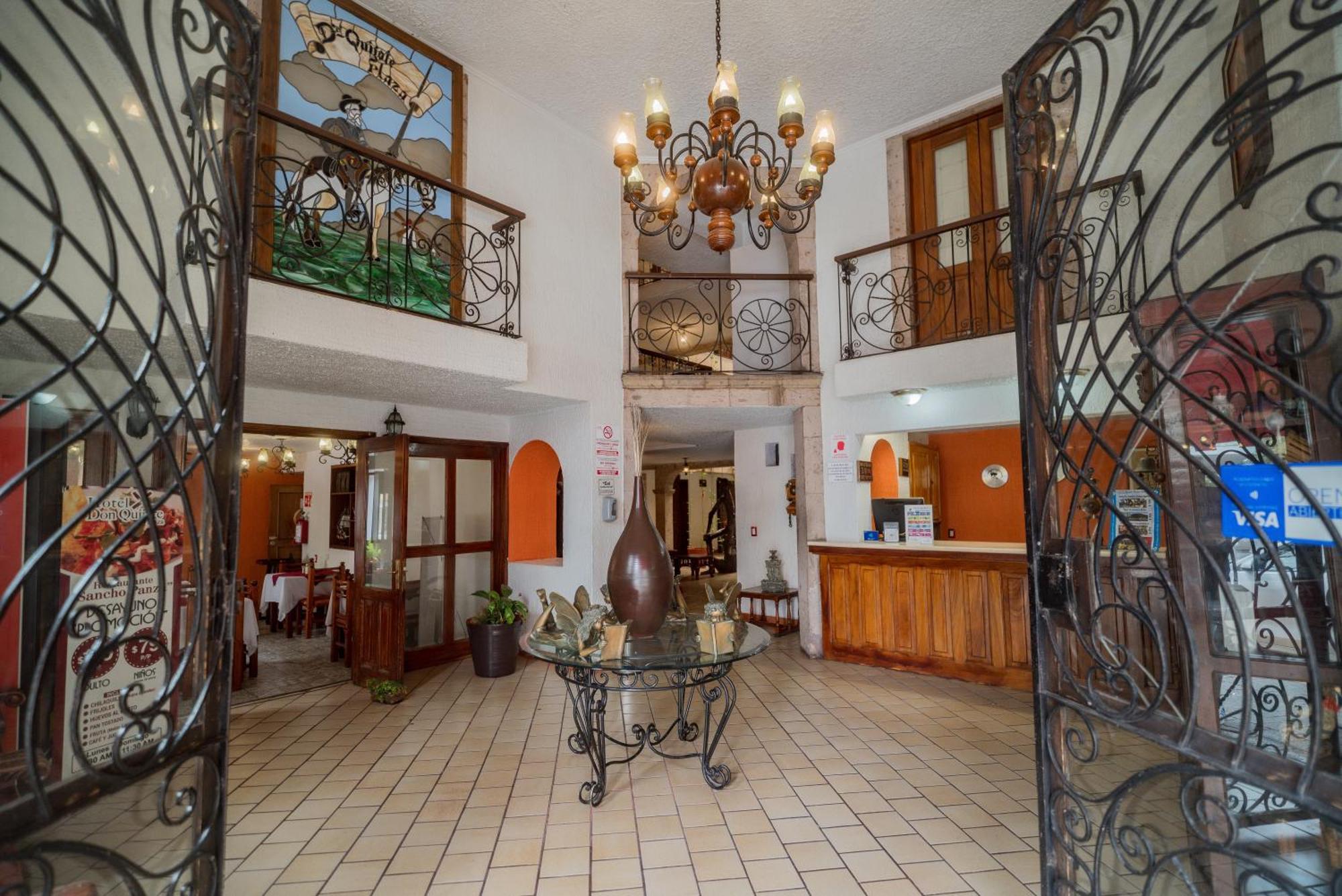 Hotel Don Quijote Plaza - Guadalajara Centro Historico Εξωτερικό φωτογραφία