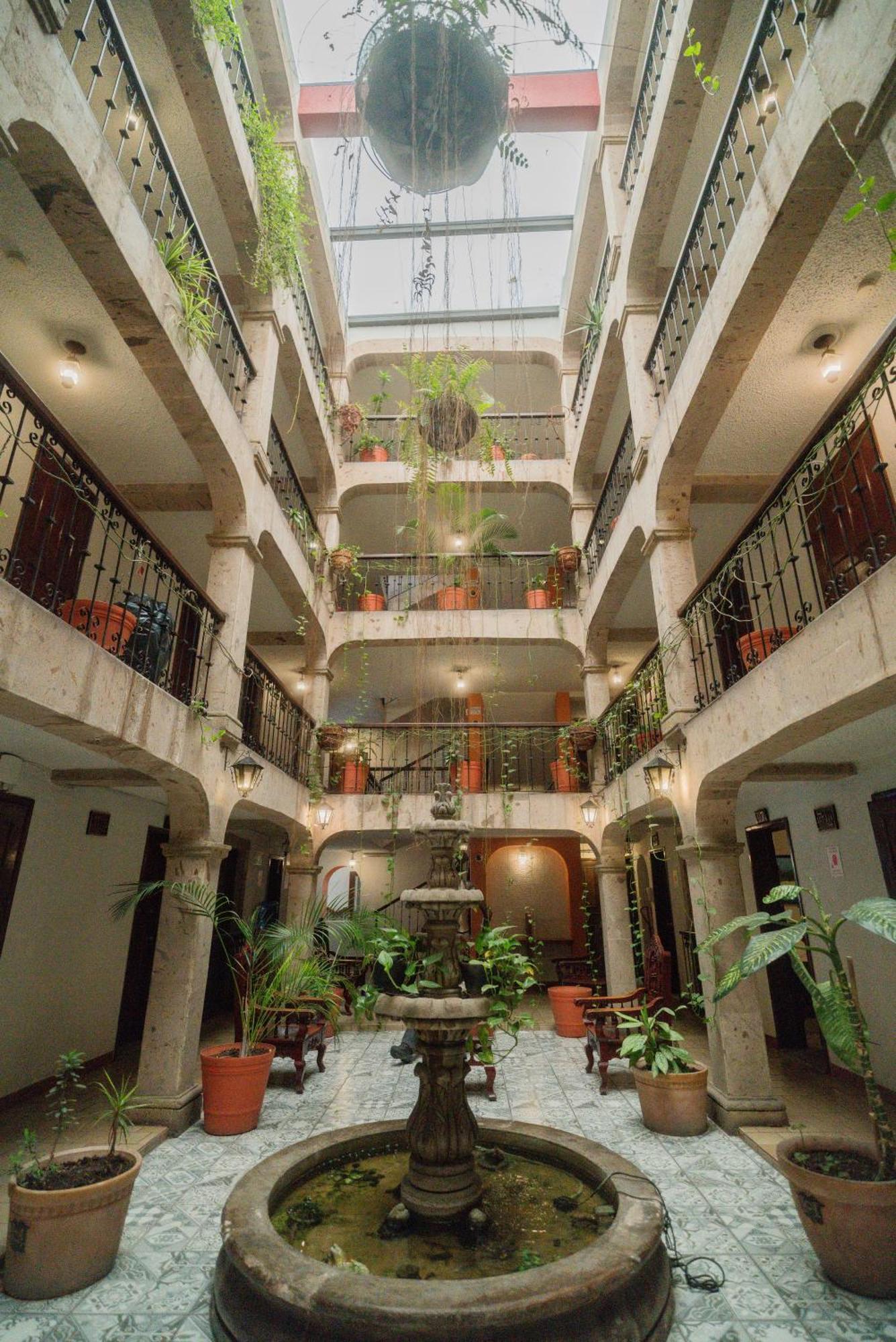 Hotel Don Quijote Plaza - Guadalajara Centro Historico Εξωτερικό φωτογραφία