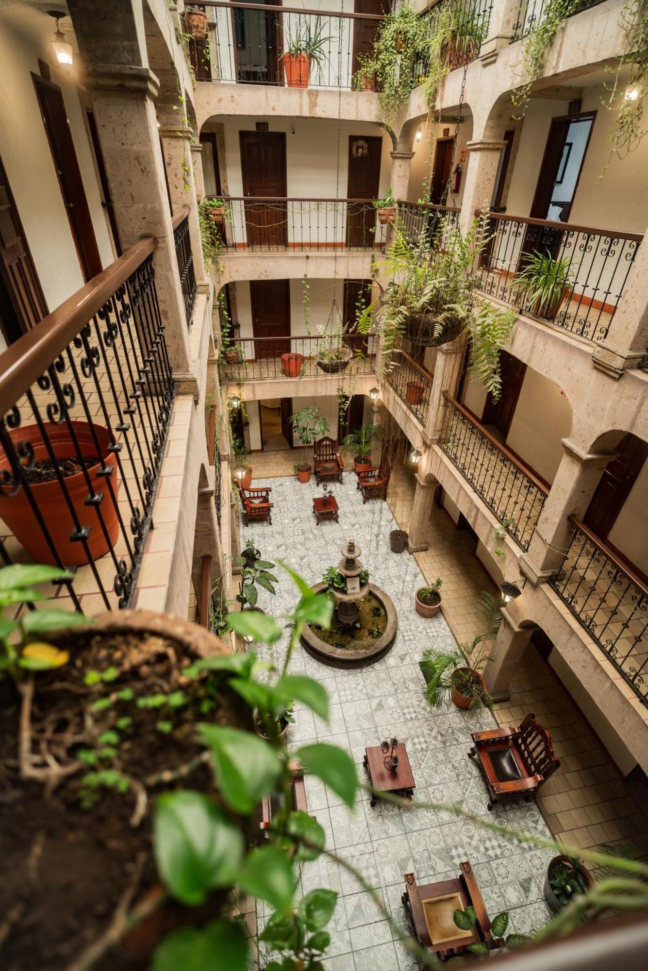 Hotel Don Quijote Plaza - Guadalajara Centro Historico Εξωτερικό φωτογραφία