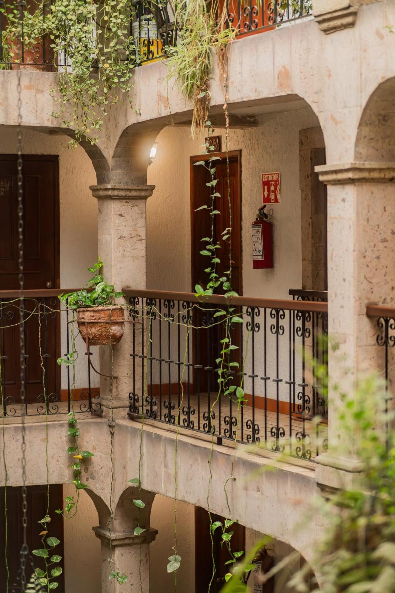 Hotel Don Quijote Plaza - Guadalajara Centro Historico Εξωτερικό φωτογραφία